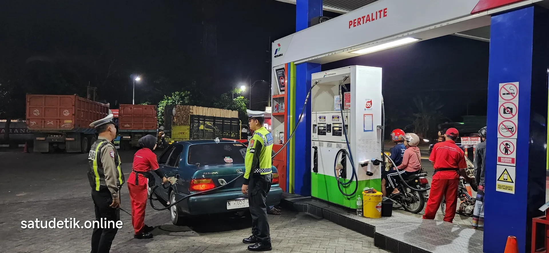 Satlantas Polres Lumajang Pastikan Distribusi BBM Lancar, Antrean Pertalite dan Solar di SPBU Pelita Nihil Kemacetan