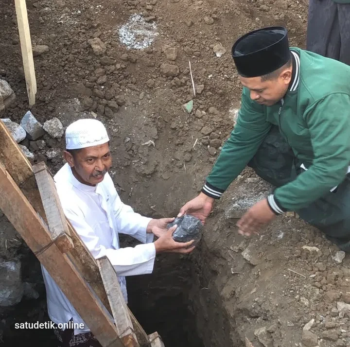 MWCNU Senduro Lakukan Peletakan Batu Pertama Pembangunan Lantai 2 Gedung NU Center