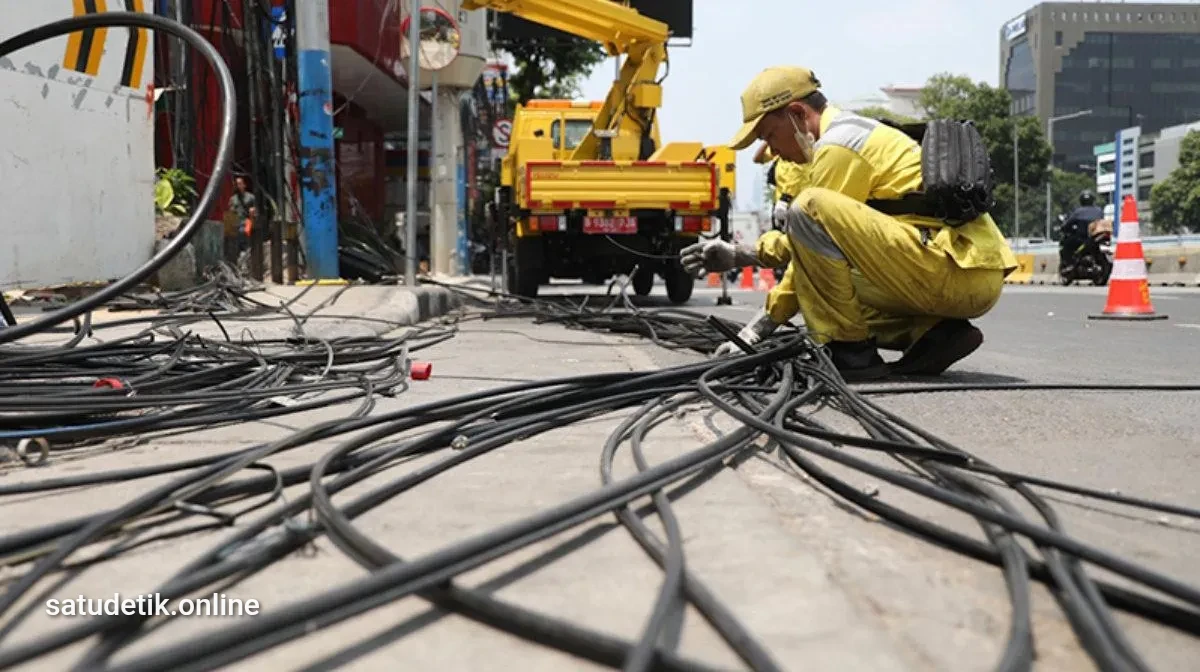 Pramono Teken Perda SJUT, Kabel Semrawut di Jakarta Mulai Ditanam ke Bawah Tanah
