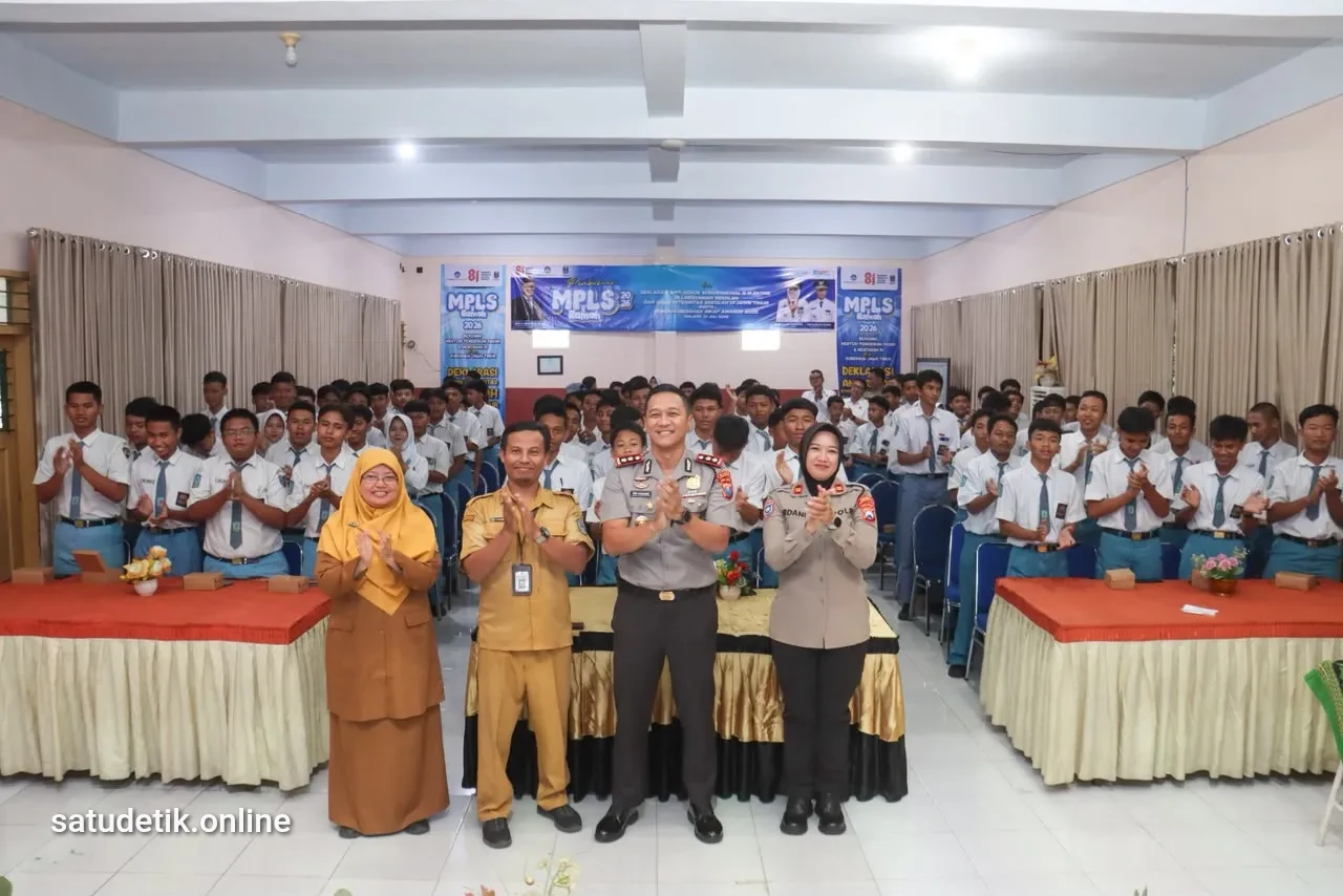 Kapolres Lumajang Edukasi Siswa SMKN 1 Bahaya Narkoba dan Etika Medsos AI