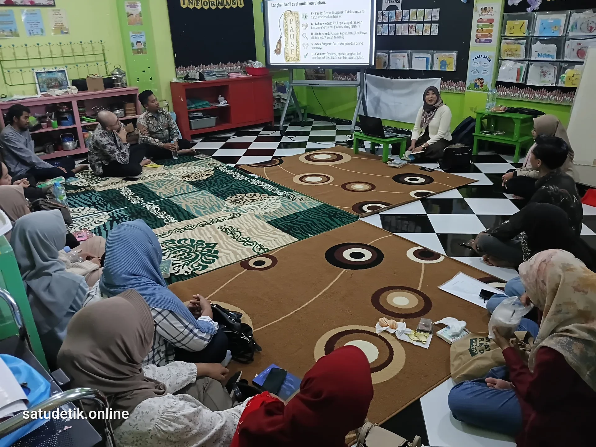 Kenali Diri Lewat Membaca Senyap, Warga Probolinggo Antusias Ikuti Edukasi Kesehatan Mental
