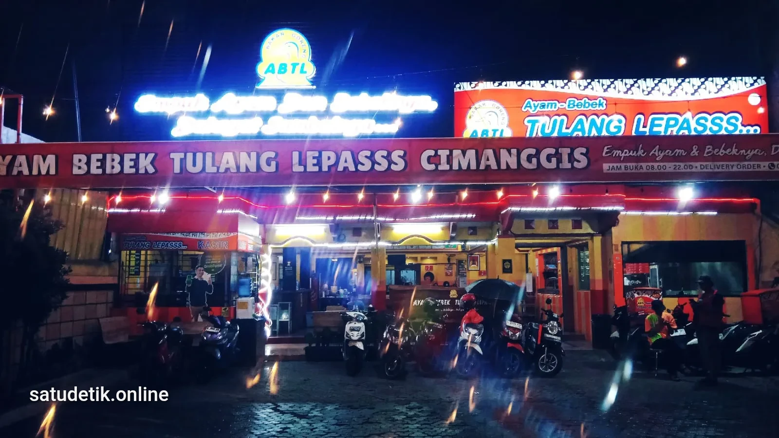 ABTL Cimanggis: Makan Ayam Bebek Sambil Dengerin Lagu Lawas Live Setiap Hari