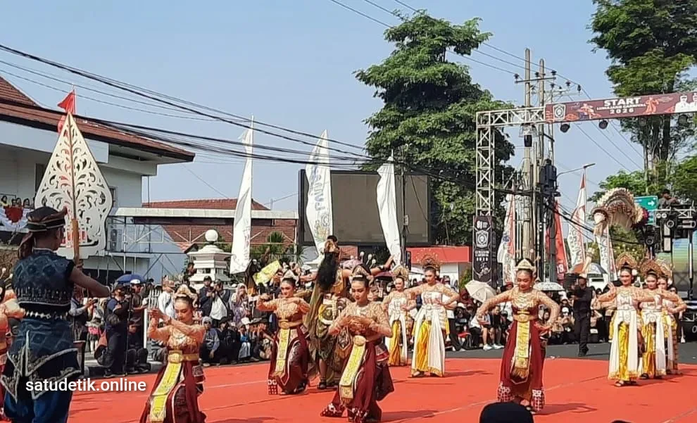 Dari Yosowilangun, Kemerdekaan Menari di Jalanan Lumajang