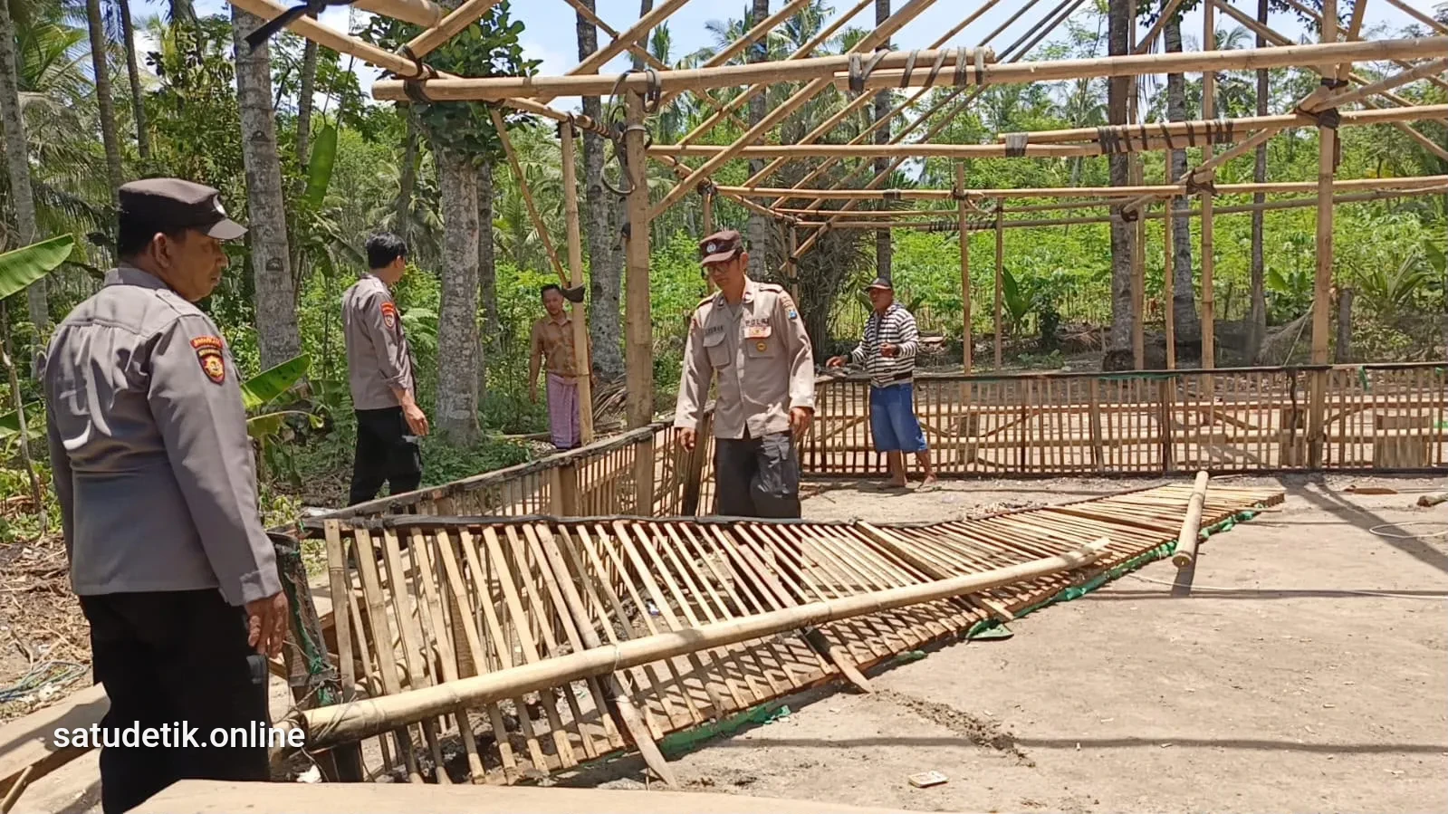 Polisi Cek Dugaan Sabung Ayam di Bades Lumajang, Arena Bambu Dibongkar