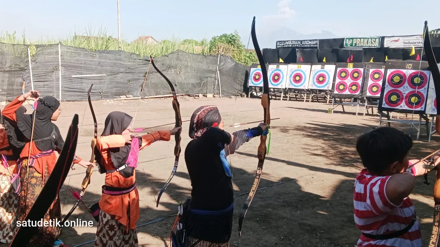 Ratusan Atlet Panah Adu Akurasi Dalam Lomba Panahan Tradisional di FORKAB Lumajang